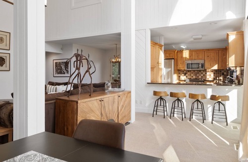 Stratton Mountain House | Dancing Bear@Stratton Spacious 4 Bds/4 Bath Hottub