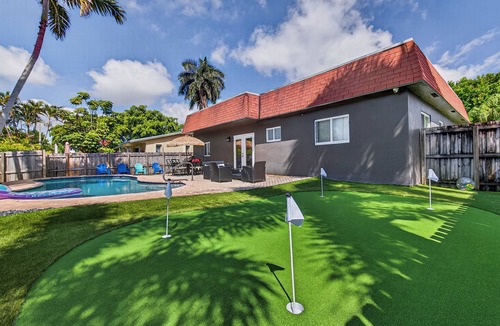 Dania Beach House | DaniaBeach OASIS with Heated POOL 5min FLL airport, Port, Beach