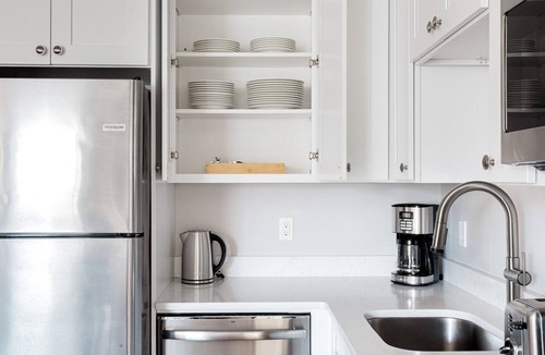 Back Bay West House | Dapper Back Bay 2BR, Steps from Newbury St. and Esplanade by Blueground