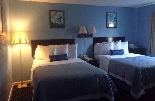 Lakewood Hotel | Days Inn by Wyndham Cleveland Lakewood