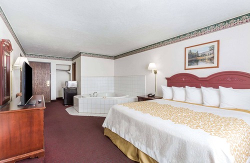 Evanston Hotel | Days Inn by Wyndham Evanston WY