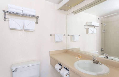 Evanston Hotel | Days Inn by Wyndham Evanston WY