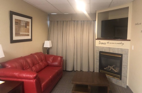 Hinton Hotel | Days Inn by Wyndham Hinton