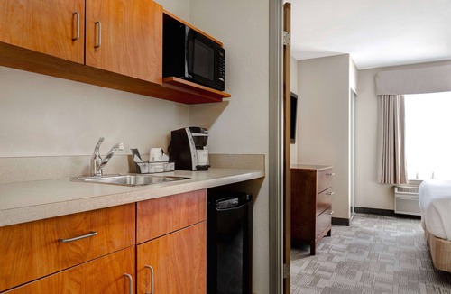 Medicine Hat Hotel | Days Inn by Wyndham Medicine Hat