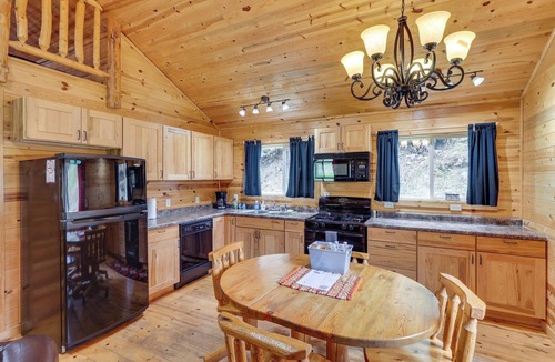 Deadwood Cabin | Deadwood Cabin w/Foosball Table, Near Sanford Lab