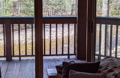 North Woodstock Condo | Deer Park River View Condo with AC