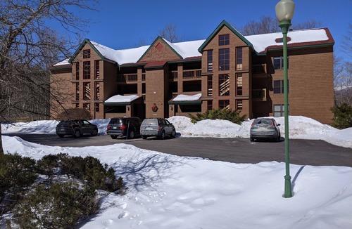 North Woodstock Condo | Deer Park River View Condo with AC