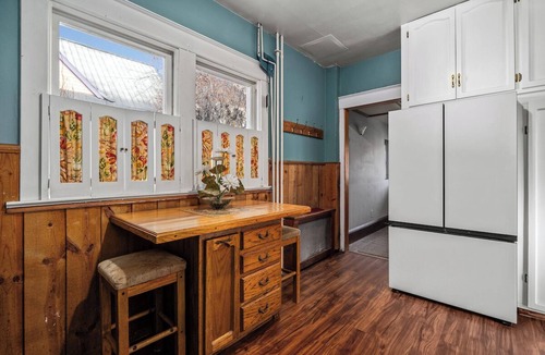Old Town House | Delightful Downtown Home One Block to Premier Hot Springs
