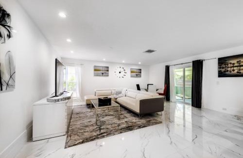 Delray Beach House | Delray Beach Home w/Pool ~ 4 Mi to Beach!