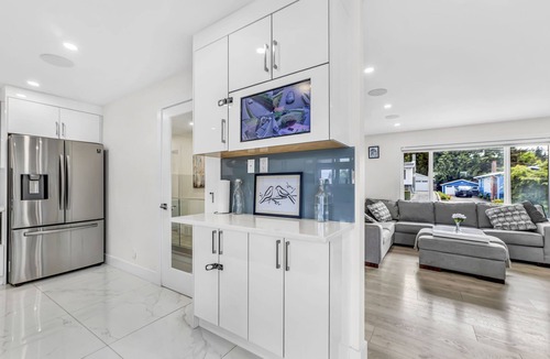 Delta House | Delta Modern 3BR Home · Minutes to Vancouver & YVR