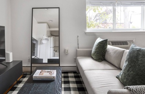 St. Elizabeth's Apartment | Deluxe Brighton Studio near Mission Park & Green Line, by Blueground