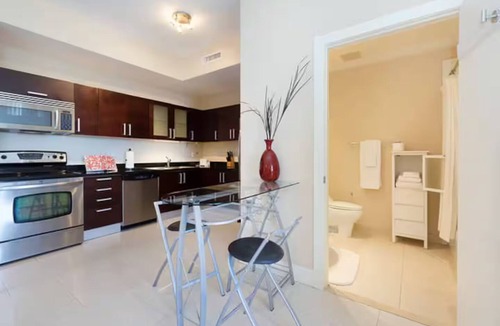 Southwest Coconut Grove Apartment | Deluxe Loft Suites in Miami.