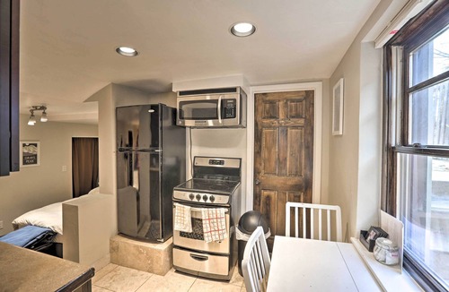 Country Club Apartment | Denver Apartment: Walk to Cheesman Park & 6th Ave!