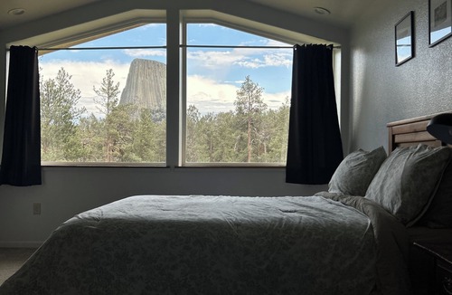 Devils Tower Bed & Breakfast | Devils Tower Lodge (Bed and Breakfast)