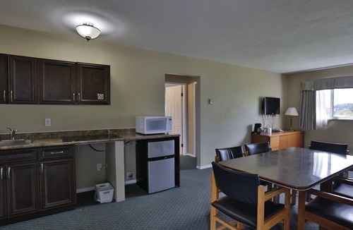 Regional District of Nanaimo Hotel | Diplomat Motel