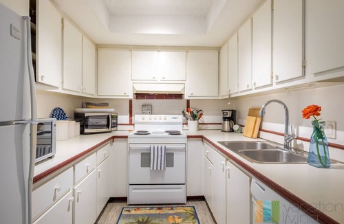 Palm Beach Shores Condo | Direct Beach Access - Poolside Coastal Condo: Sea Gem
