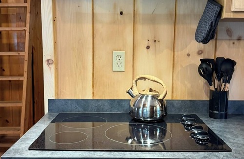 Pittsburg Cabin | Direct trail access cabin in Pittsburg NH Pet friendly & WIFI