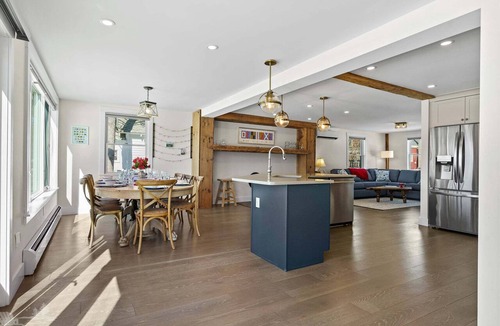 Boothbay Harbor House | Discover SS Boothbay: a spacious 4-bedroom house in picturesque Boothbay Harbor, ME.