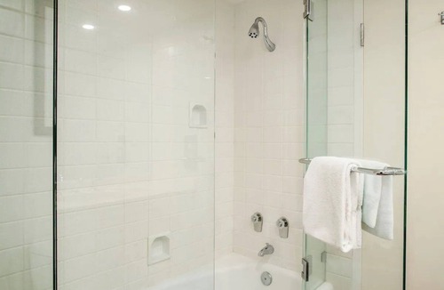 Cheyenne Hotel | Dlx 2 Queen | Little America | High Plains Oasis + Golf Moments | 2 Units