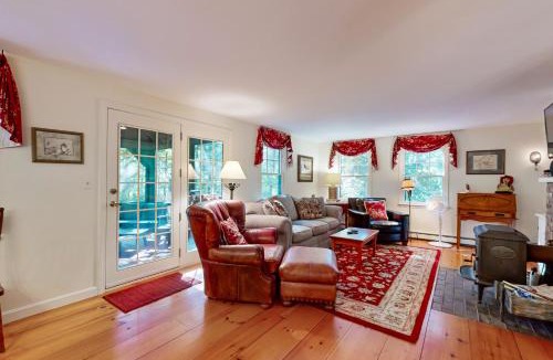 Center Harbor House | Dog Cove Cottage