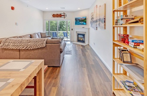 Lincoln House | Dog Friendly-Amenities-Shuttle!