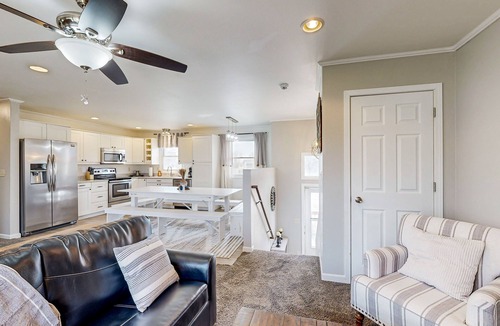 Rapid Valley House | Dog-friendly home with rec room, deck & central location for exploring