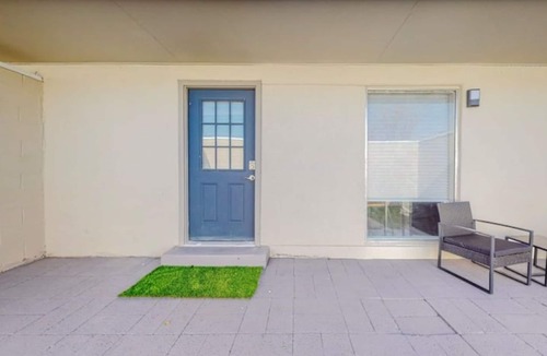 Pueblo Alto Apartment | ⟫ Dog Run & Courtyard 2 Bedroom Apt w/King Bed w/Washer & Dryer