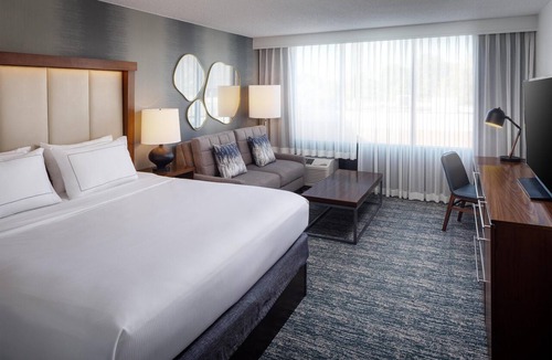 Andover Hotel | DoubleTree by Hilton Boston - Andover