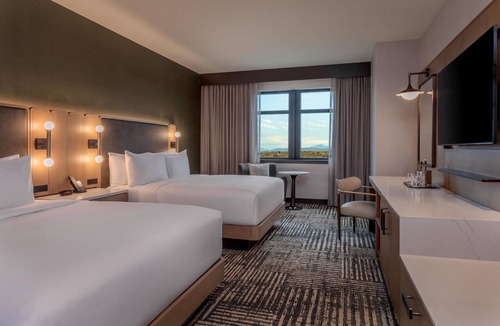 Burlington Hotel | DoubleTree by Hilton Burlington Vermont
