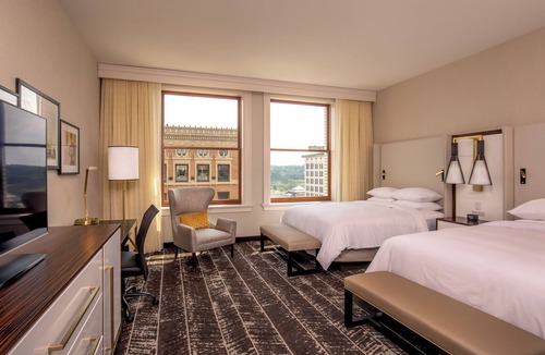 Downtown Hotel | DoubleTree by Hilton Youngstown Downtown