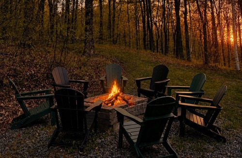 West Dover House | Dover Summer Specials-Barrel Sauna, Fire Pit, Hot Tub, Game Room, Dogs Welcome!