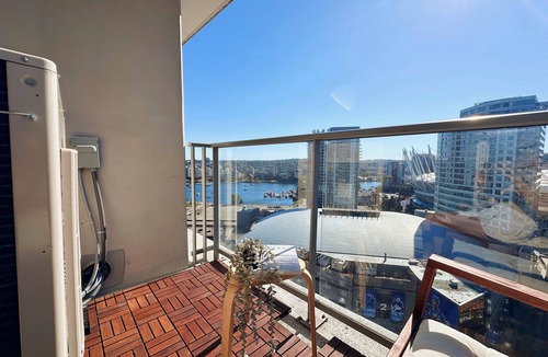 Crosstown Apartment | Downtown 3BR 4BD REAL AC Pool Parking Gym
