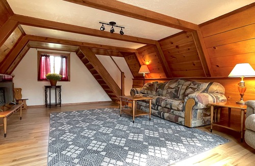 Cody House | Downtown A-Frame- Classic A-Frame house, Pet Friendly, Quiet Location close to downtown