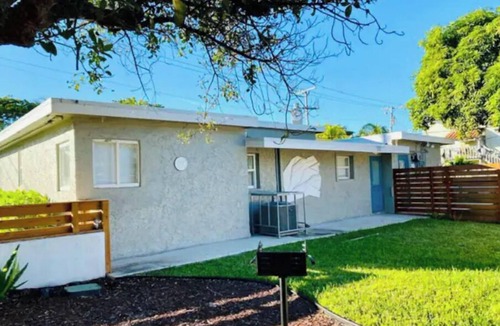 Pinewood Park Villa | Downtown Allure