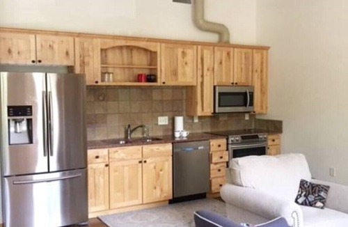 Estes Park Condo | Downtown Corner Luxury Loft on the Riverwalk - King Bed!