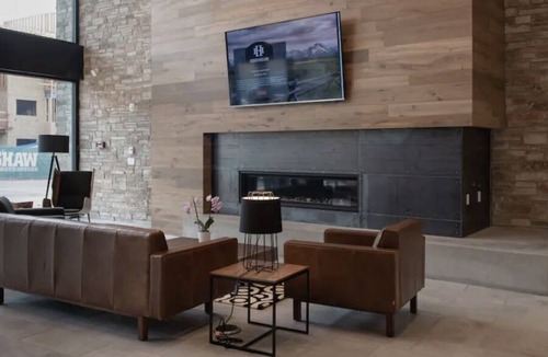 Jackson Apartment | Downtown Jackson Hole. Walk to Everything. Modern 3 Bedroom.