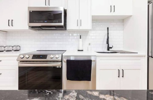 Downtown Edmonton Apartment | Downtown Spacious Luxury Loft Style Condo