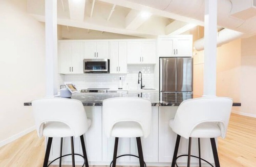 Downtown Edmonton Apartment | Downtown Spacious Luxury Loft Style Condo