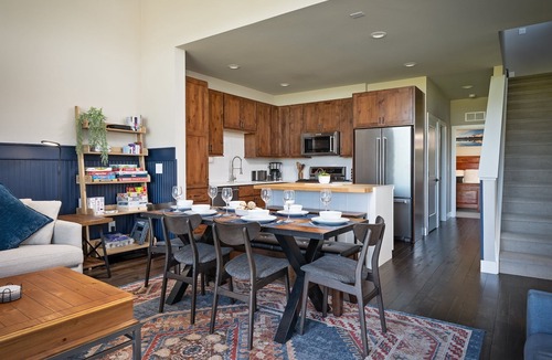 Rendezvous House | Downtown WP Cabin 17 I Private Hot Tub I Great Views I Discounted Attractions