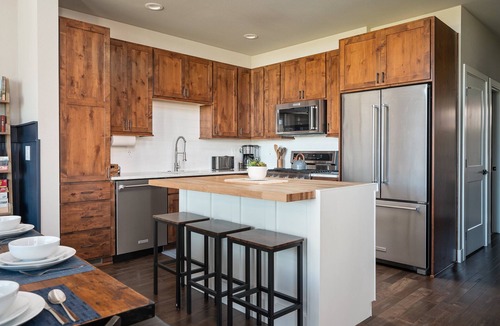 Rendezvous House | Downtown WP Cabin 17 I Private Hot Tub I Great Views I Discounted Attractions