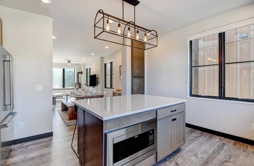 Winter Park House | Downtown WP Loft 21 I Rooftop Hot Tub & Lounge I Great Views I Bunks I Discounted Attractions