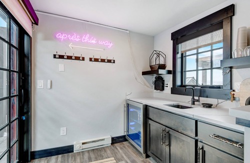 Winter Park House | Downtown WP River Front Villa 110 I Rooftop Lounge & Hot Tub I Great Views I Discounted Attractions