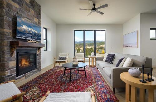 Winter Park House | Downtown WP Villa 155 I Private Hot Tub I Great Views I Activity Program