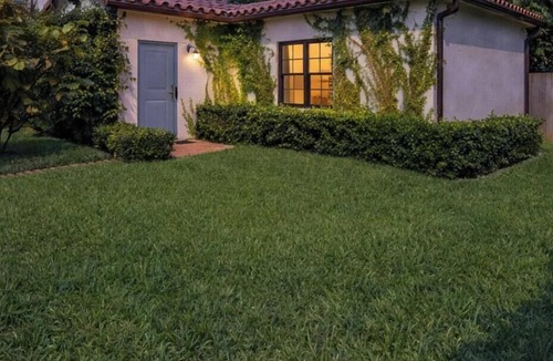 Old Northwood House | Dream Downtown Guest House