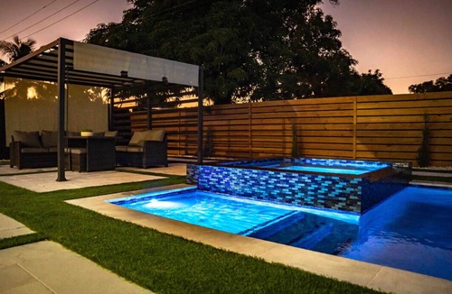 Pompano Beach House | Dream Yard Oasis Heated Pool Near Beach Sleeps 10