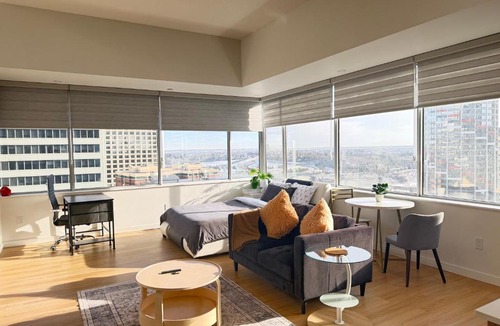 Downtown Edmonton Apartment | dynasty living