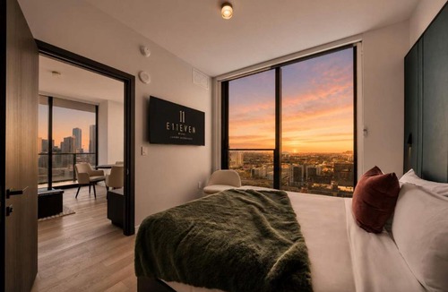 Downtown Miami House | E11EVEN Elite Suite with Resort Amenities