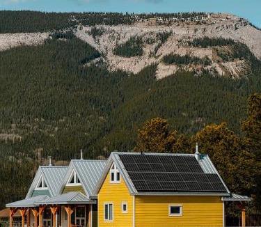 Nordegg House | Eagle - Cozy tiny home with mountain views