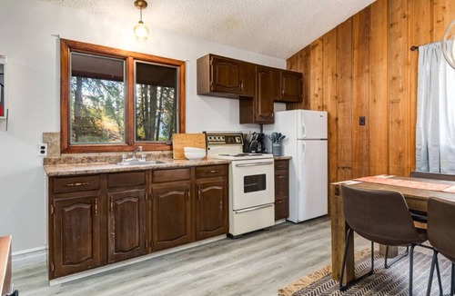 Harvie Heights Cabin | Eagles Nest Chalet w/Private Deck Near Banff