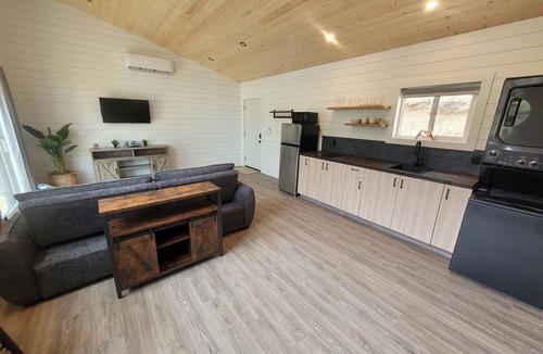 Okanagan-Similkameen House | Eagles Nest Retreat. Hot Tub + Sauna + Cold Plunge + Nature Views